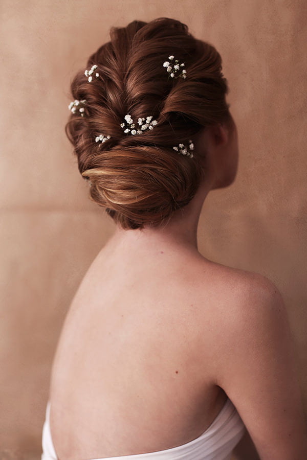 Penteados para noivas românticas por Sandro Dessou.